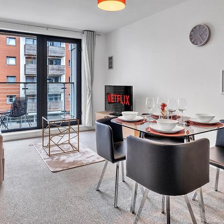Central Suite Near Mailbox, King Bed, Ping Pong, Netflix, Sleeps 4 برمنغهام المظهر الخارجي الصورة