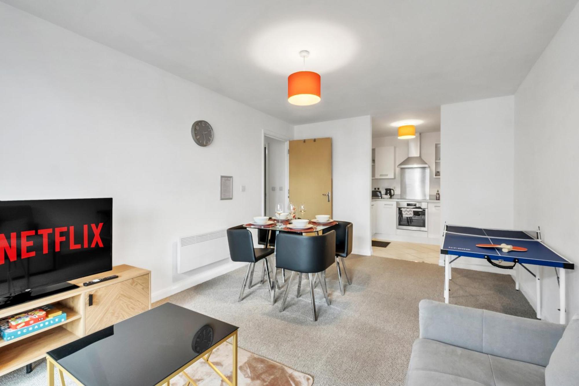 Central Suite Near Mailbox, King Bed, Ping Pong, Netflix, Sleeps 4 برمنغهام المظهر الخارجي الصورة