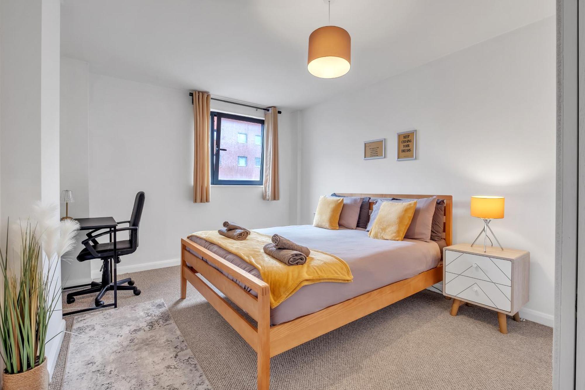 Central Suite Near Mailbox, King Bed, Ping Pong, Netflix, Sleeps 4 برمنغهام المظهر الخارجي الصورة