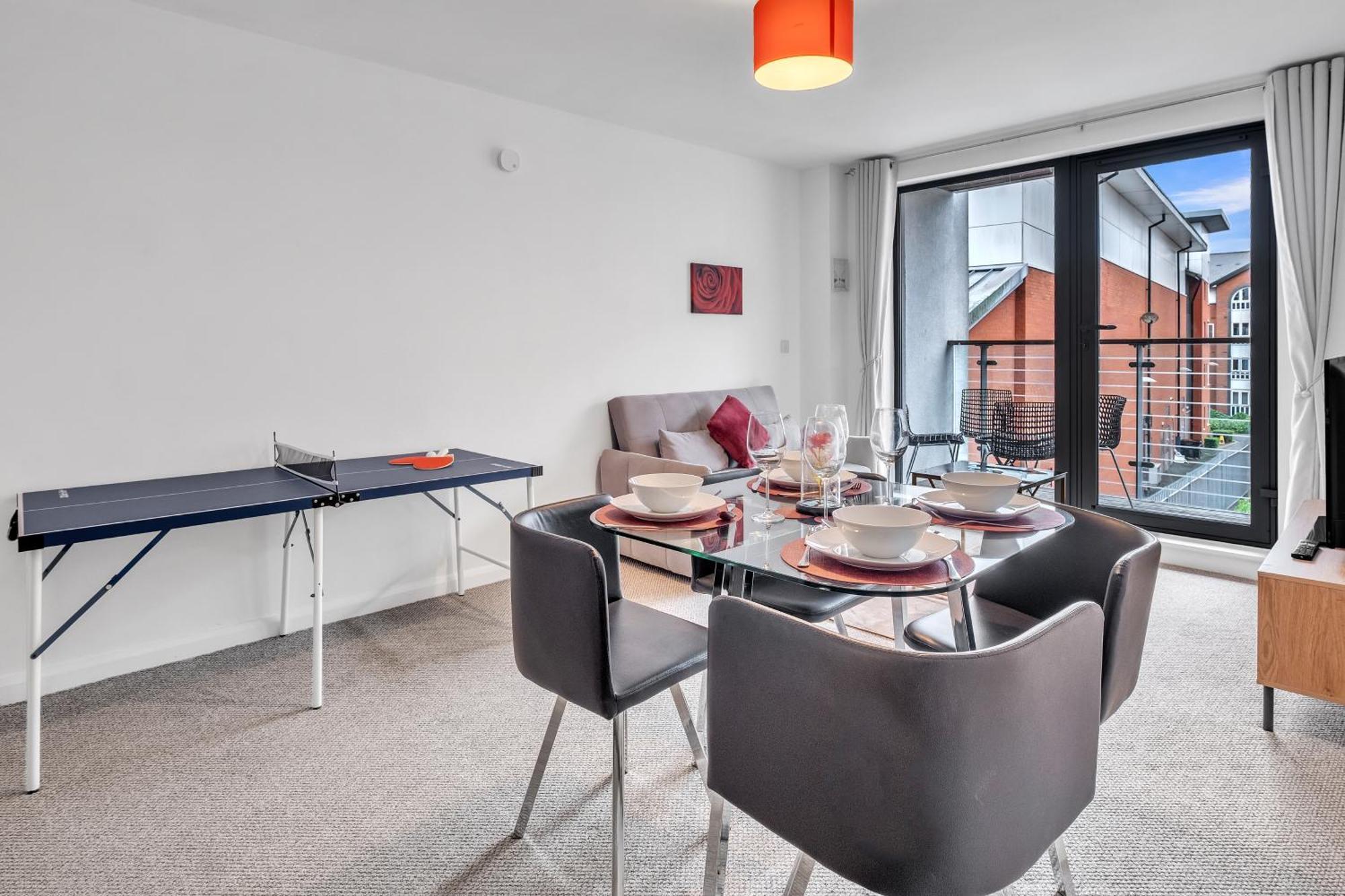 Central Suite Near Mailbox, King Bed, Ping Pong, Netflix, Sleeps 4 برمنغهام المظهر الخارجي الصورة