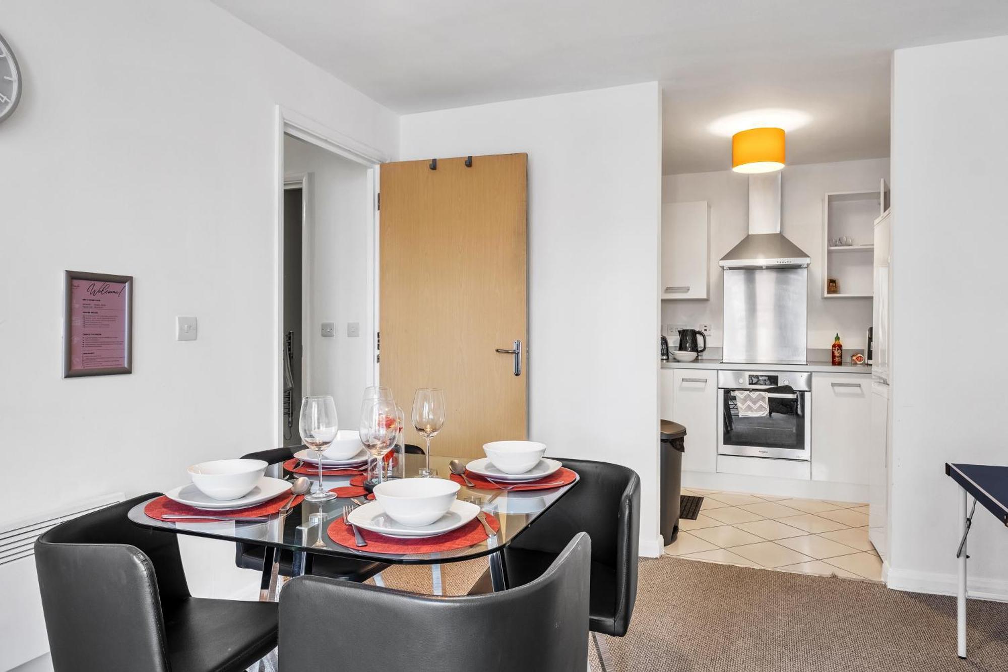 Central Suite Near Mailbox, King Bed, Ping Pong, Netflix, Sleeps 4 برمنغهام المظهر الخارجي الصورة